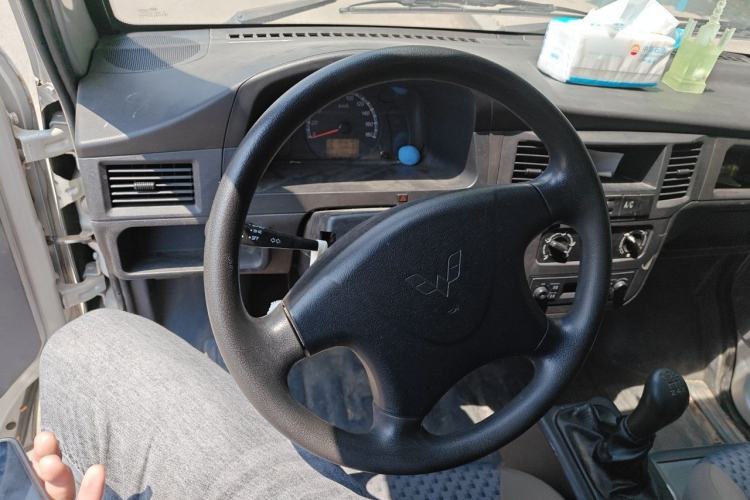 Used Wuling Zhiguang 2020 1.2L Van Utility Model China VI Emission Standard 2 Seats LSI Steering Wheel