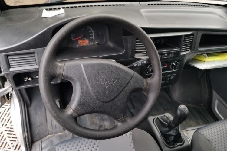 Used Wuling Zhiguang 2020 1.2L Van Utility Model China VI Emission Standard 2 Seats LSI Steering Wheel