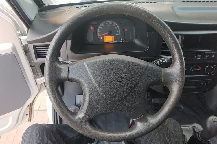 Used Wuling Zhiguang 2020 1.2L Practical Model China VI LSI Steering Wheel