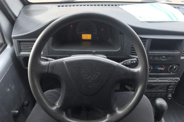 Used Wuling Zhiguang 2020 1.2L Van Utility Model China VI Emission Standard 2 Seats LSI Steering Wheel