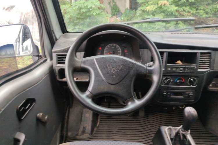 Used Wuling Zhiguang 2020 1.2L Practical Model China VI LSI Steering Wheel