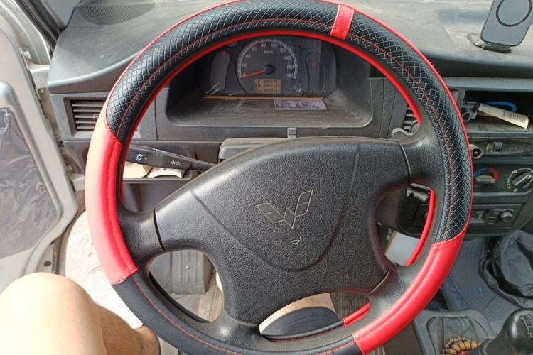 Used Wuling Zhiguang 2020 1.2L Van Utility Model China VI Emission Standard 2 Seats LSI Steering Wheel