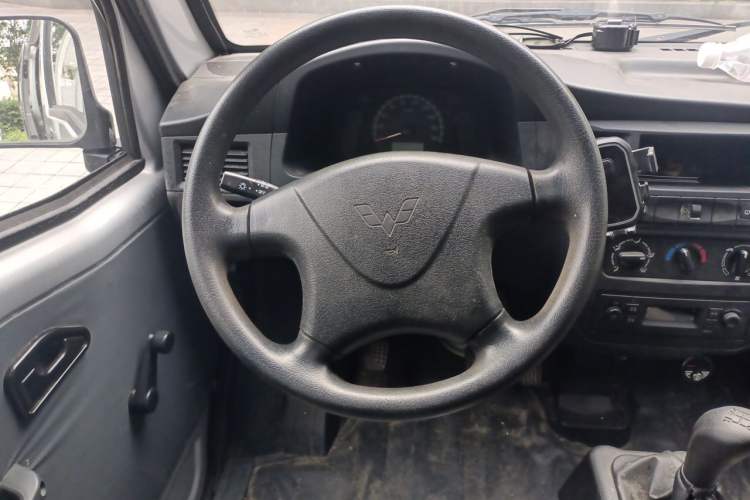Used Wuling Zhiguang 2020 1.2L Practical Model China VI LSI Steering Wheel