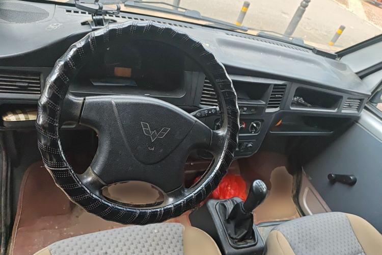 Used Wuling Zhiguang 2020 1.2L Practical Model China VI LSI Steering Wheel
