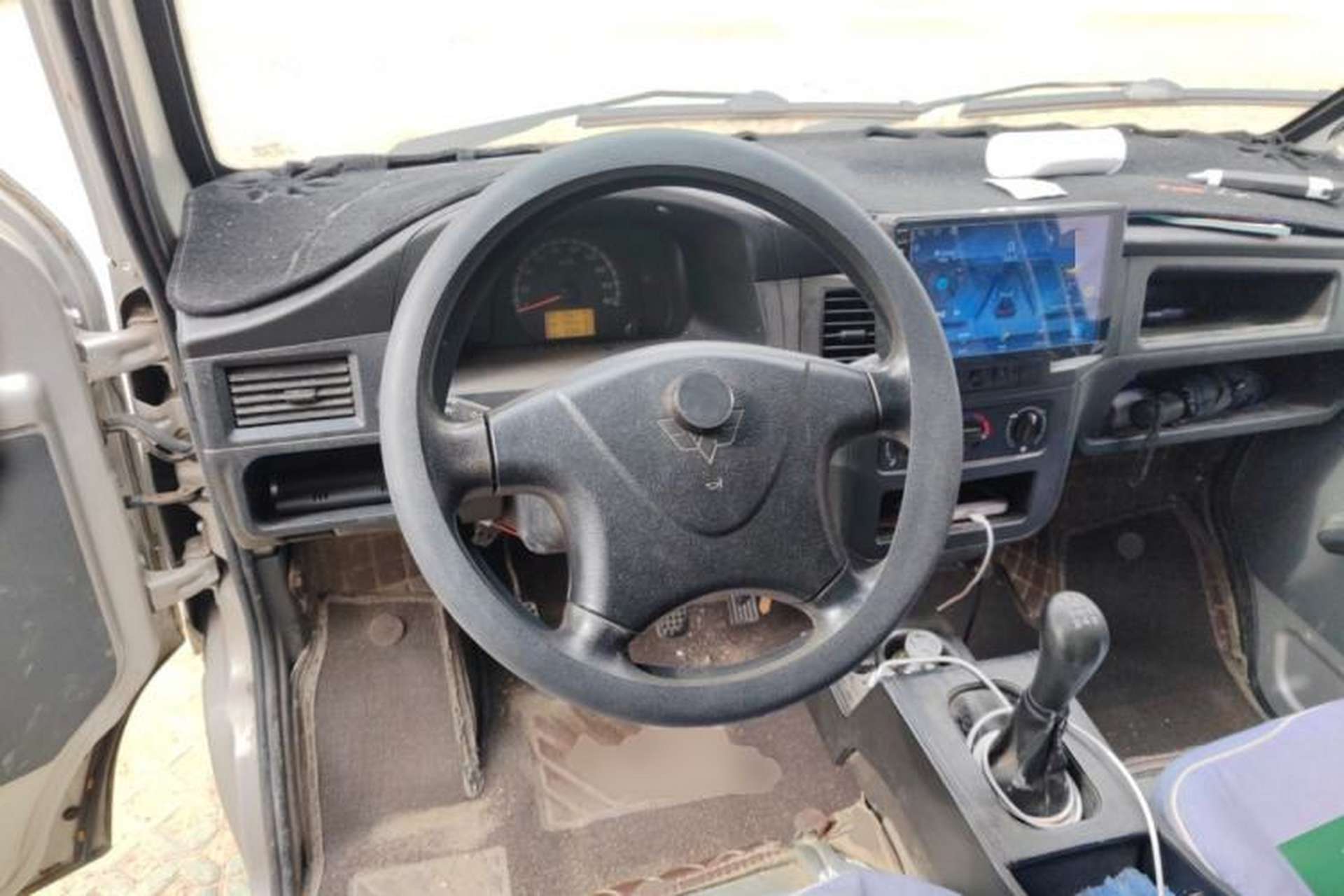 Used Wuling Zhiguang 2020 1.2L Van Utility Model China VI Emission Standard 2 Seats LSI Steering Wheel