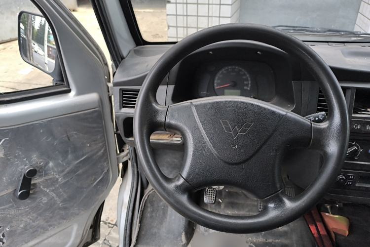 Used Wuling Zhiguang 2020 1.2L Practical Model China VI LSI Steering Wheel