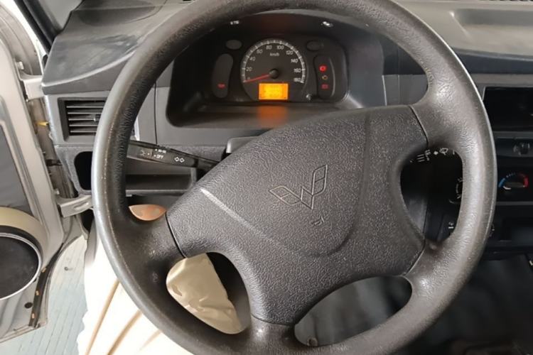 Used Wuling Zhiguang 2020 1.2L Practical Model China VI LSI Steering Wheel