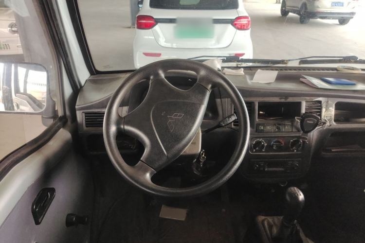 Used Wuling Zhiguang 2020 1.2L Van Utility Model China VI Emission Standard 2 Seats LSI Steering Wheel
