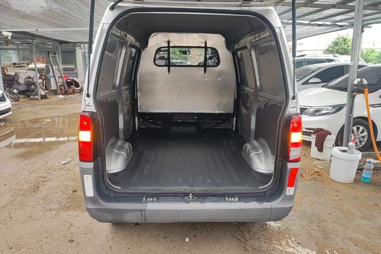 Used Wuling Zhiguang 2020 1.2L Van Utility Model China VI Emission Standard 2 Seats LSI Trunk