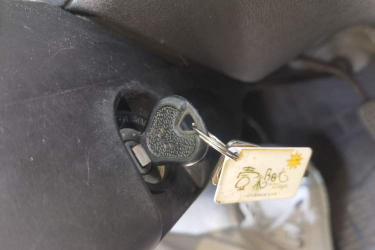 Used Wuling Zhiguang 2020 1.2L Practical Model China VI LSI Vehicle Key