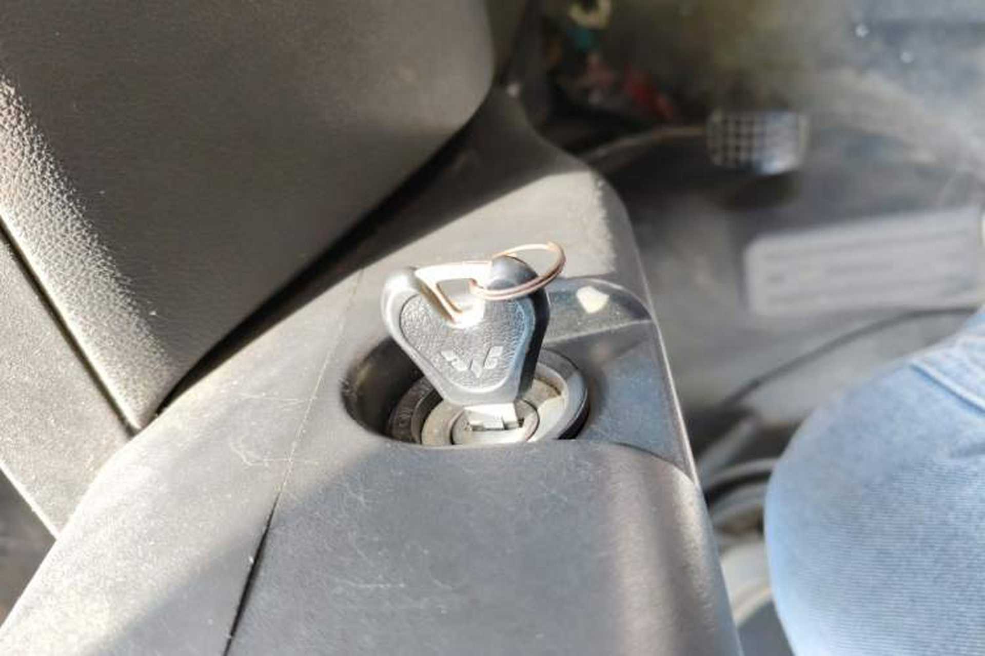 Used Wuling Zhiguang 2020 1.2L Practical Model China VI LSI Vehicle Key