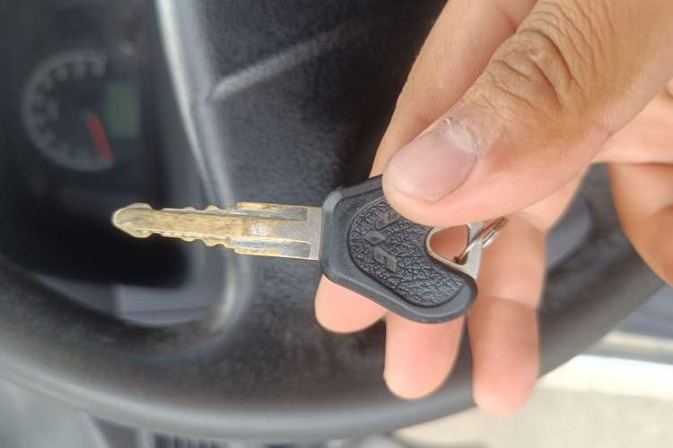 Used Wuling Zhiguang 2020 1.2L Practical Model China VI LSI Vehicle Key