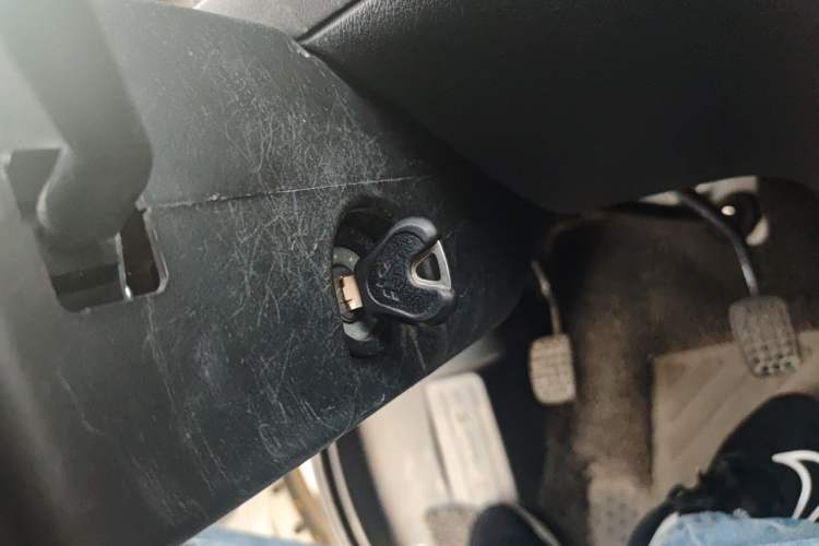 Used Wuling Zhiguang 2020 1.2L Practical Model China VI LSI Vehicle Key