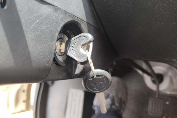 Used Wuling Zhiguang 2020 1.2L Practical Model China VI LSI Vehicle Key