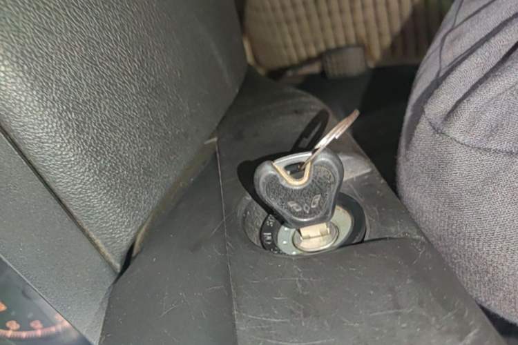 Used Wuling Zhiguang 2020 1.2L Practical Model China VI LSI Vehicle Key