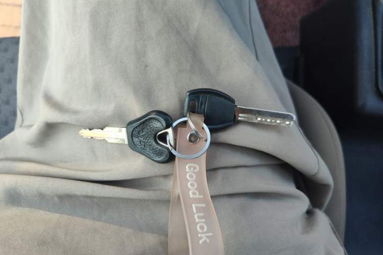 Used Wuling Zhiguang 2020 1.2L Practical Model China VI LSI Vehicle Key