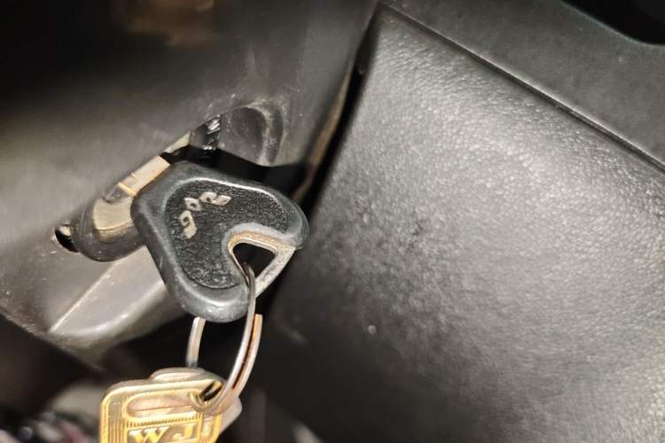 Used Wuling Zhiguang 2020 1.2L Practical Model China VI LSI Vehicle Key