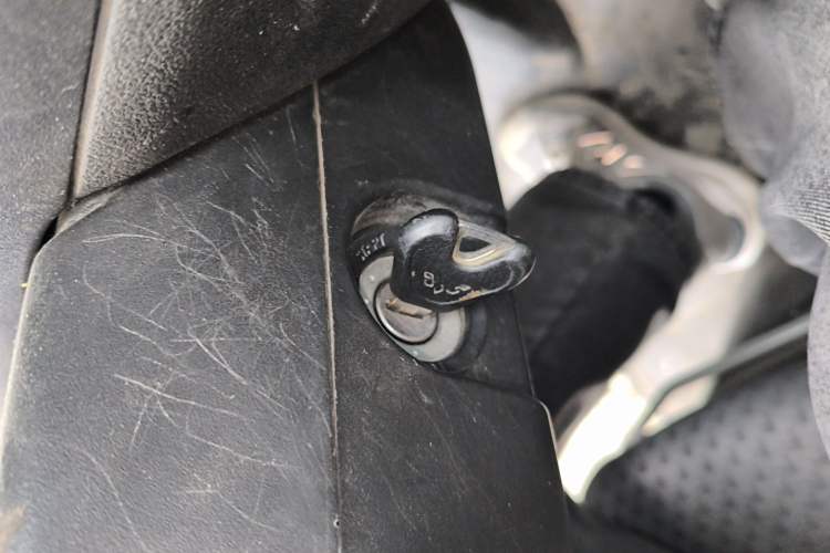 Used Wuling Zhiguang 2020 1.2L Practical Model China VI LSI Vehicle Key