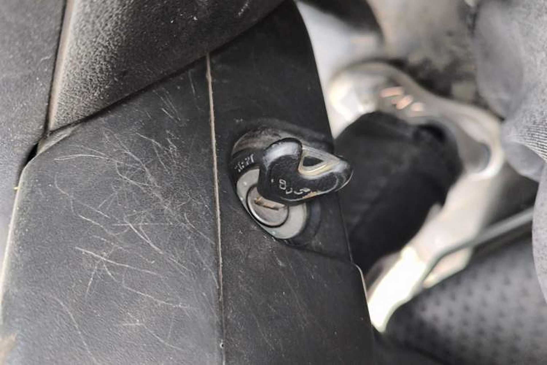 Used Wuling Zhiguang 2020 1.2L Practical Model China VI LSI Vehicle Key