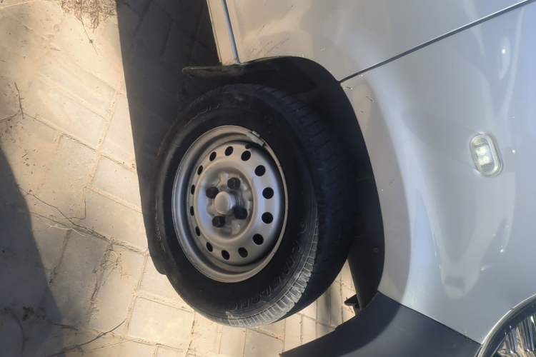 Used Wuling Zhiguang  Right Front Wheel Hub
