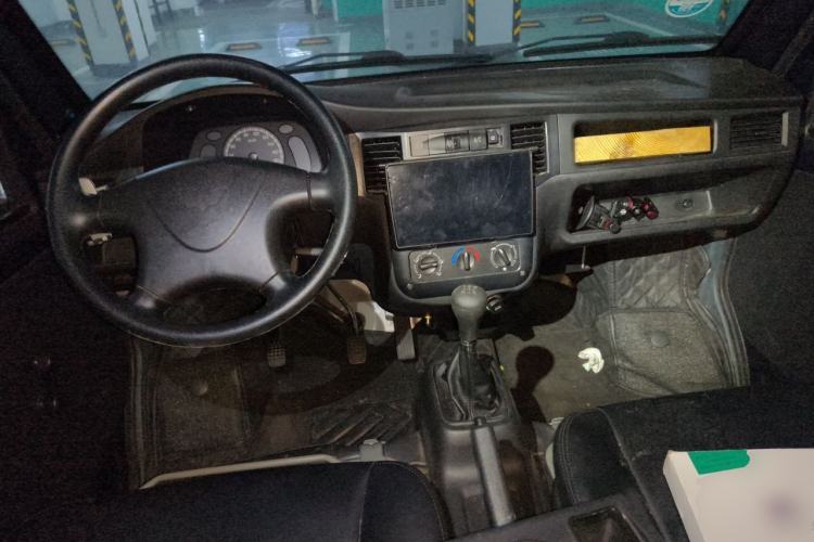 Used Wuling Zhiguang 2023 1.5L Practical Version 5/7 Seats Center Console