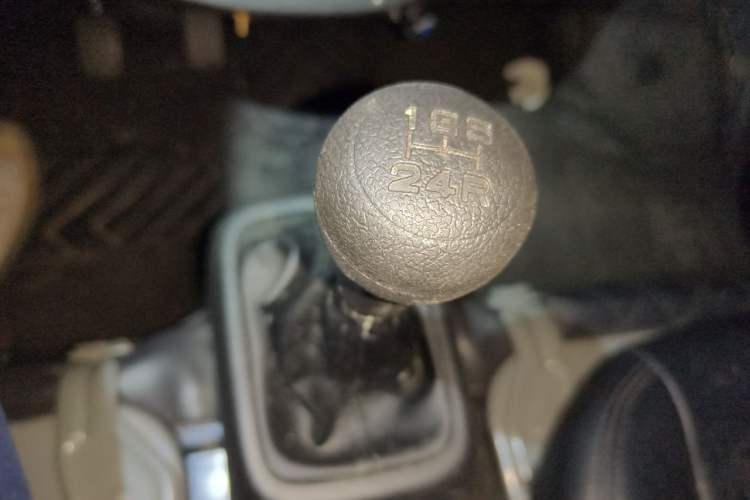 Used Wuling Zhiguang 2023 1.5L Practical Version 5/7 Seats Gear Lever