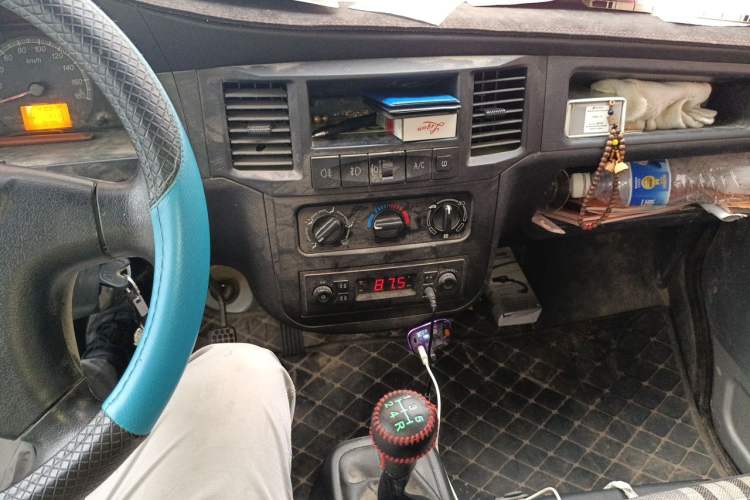 Used Wuling Zhiguang 2023 1.5L Practical Version 5/7 Seats Audio And AC Panel