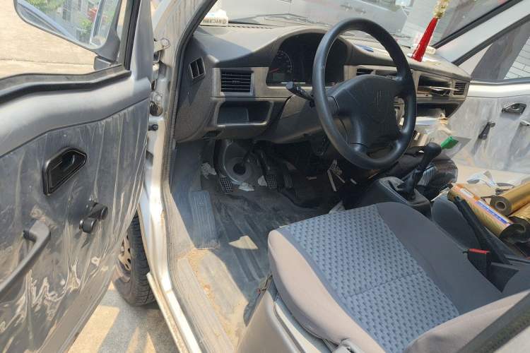 Used Wuling Zhiguang 2023 1.5L Practical Version 5/7 Seats Driver Seat