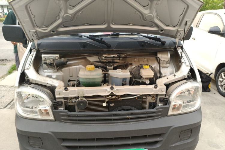 Used Wuling Zhiguang 2023 1.5L Practical Version 5/7 Seats Engine Bay