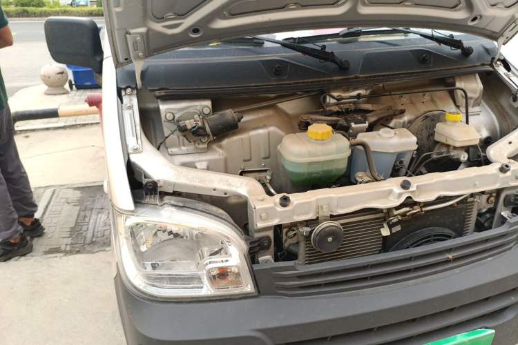 Used Wuling Zhiguang 2023 1.5L Practical Version 5/7 Seats Engine Bay Right