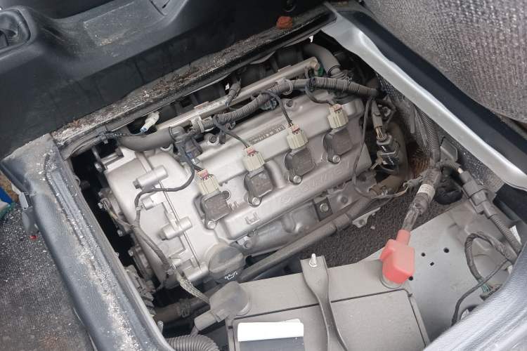 Used Wuling Zhiguang 2023 1.5L Practical Version 5/7 Seats Engine Bay Right
