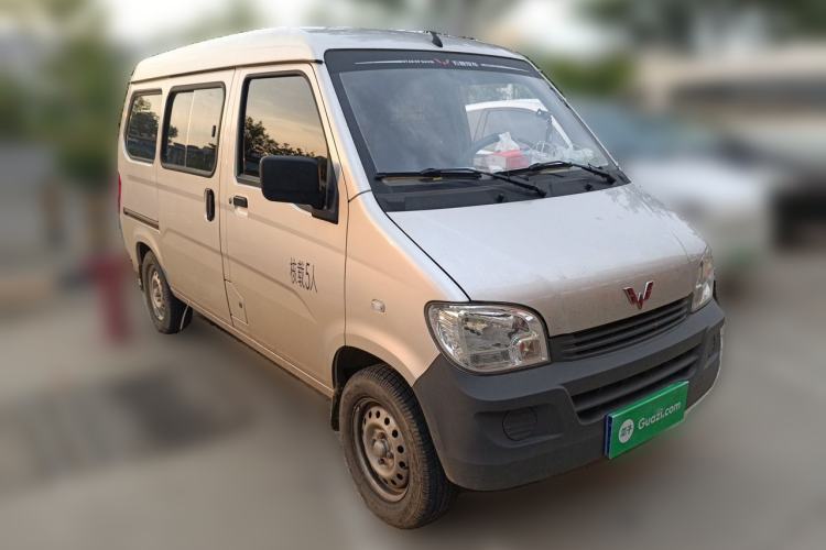 Used Wuling Zhiguang 2023 1.5L Practical Version 5/7 Seats Front Right 45 Deg