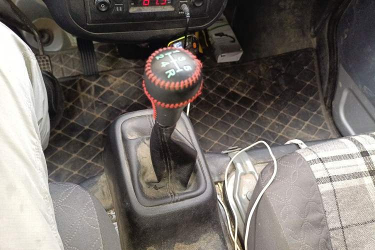Used Wuling Zhiguang 2023 1.5L Practical Version 5/7 Seats Gear Lever