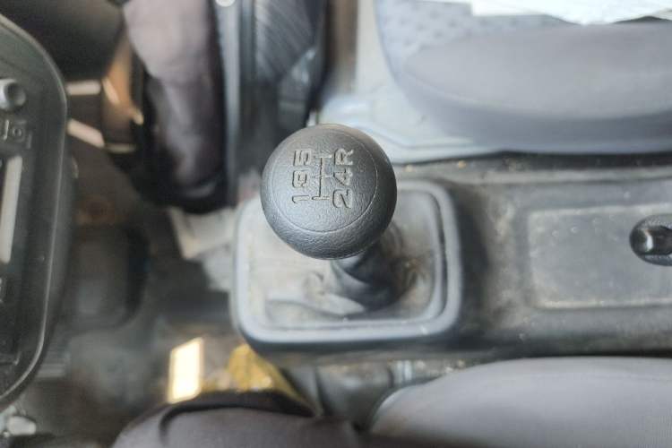 Used Wuling Zhiguang 2023 1.5L Practical Version 5/7 Seats Gear Lever