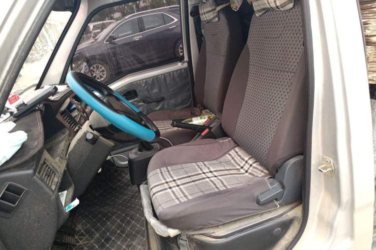 Used Wuling Zhiguang 2023 1.5L Practical Version 5/7 Seats Left Front Seat