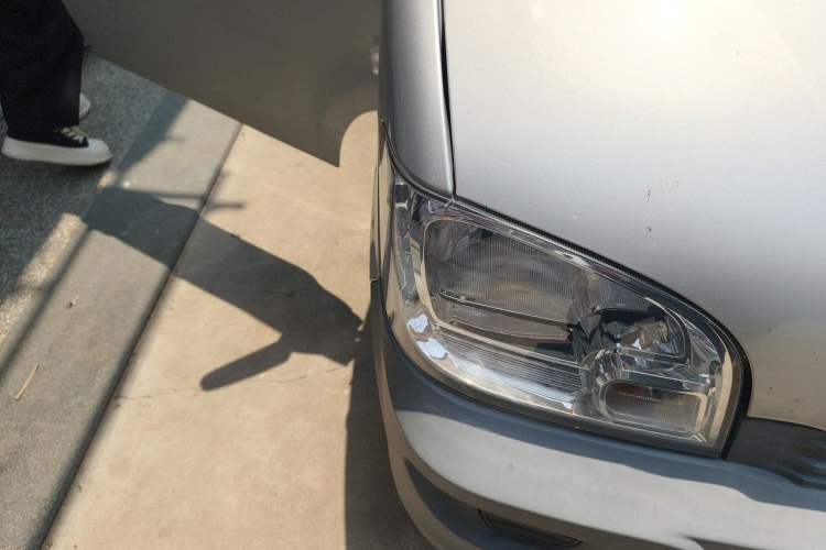 Used Wuling Zhiguang 2023 1.5L Practical Version 5/7 Seats Right Front Headlight