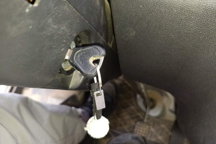 Used Wuling Zhiguang 2023 1.5L Practical Version 5/7 Seats Vehicle Key