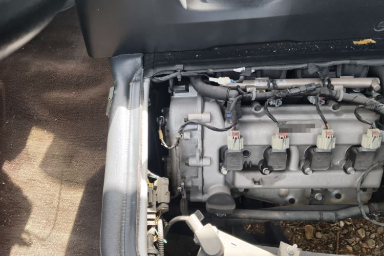 Used Wuling Zhiguang 2023 1.5L Practical Version 5/7 Seats Engine Bay Right