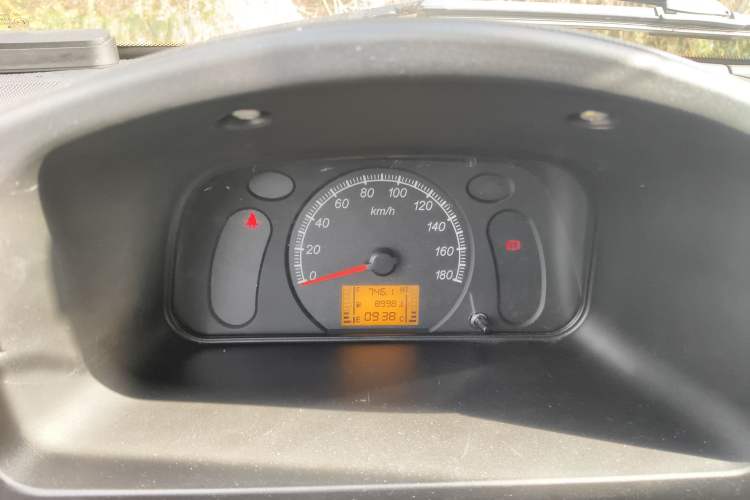 Used Wuling Zhiguang 2023 1.5L Practical Version 5/7 Seats Instrument Cluster