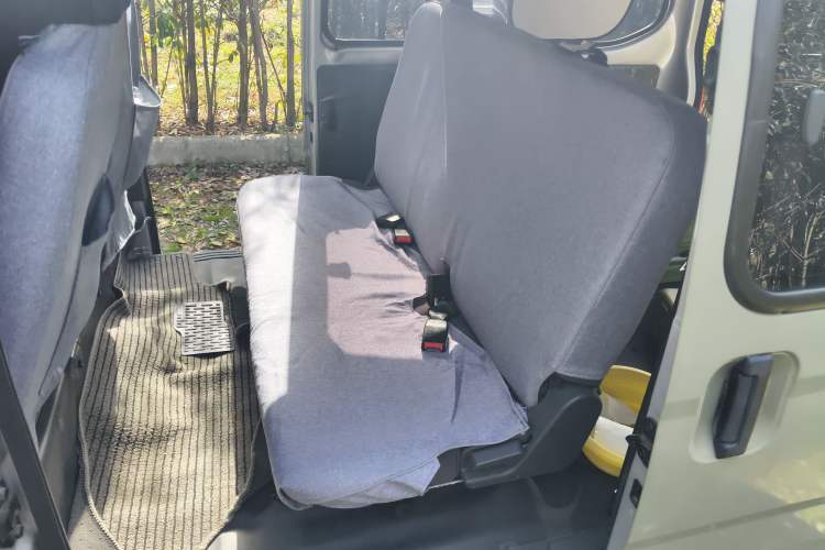 Used Wuling Zhiguang 2023 1.5L Practical Version 5/7 Seats Left Rear Seat