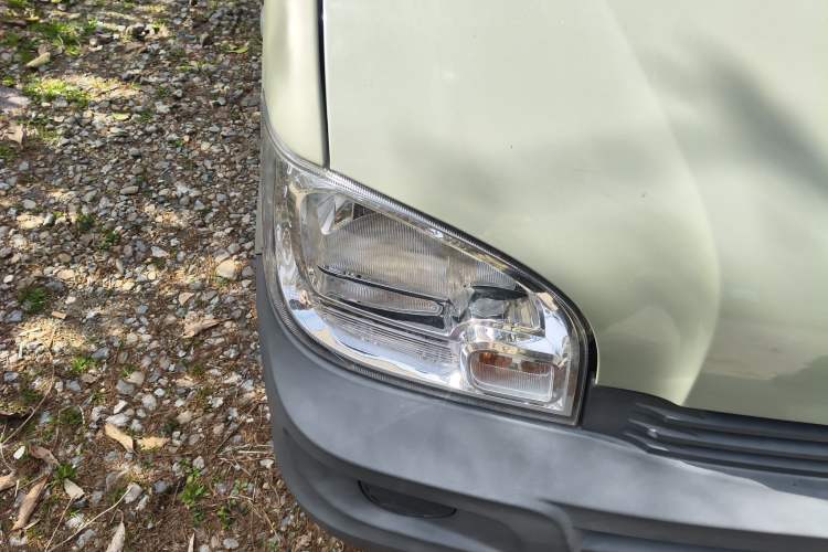 Used Wuling Zhiguang 2023 1.5L Practical Version 5/7 Seats Right Front Headlight