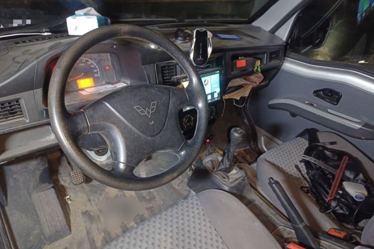 Used Wuling Zhiguang 2023 1.5L Utility Version with Enclosed Windows 2 Seats Center Console
