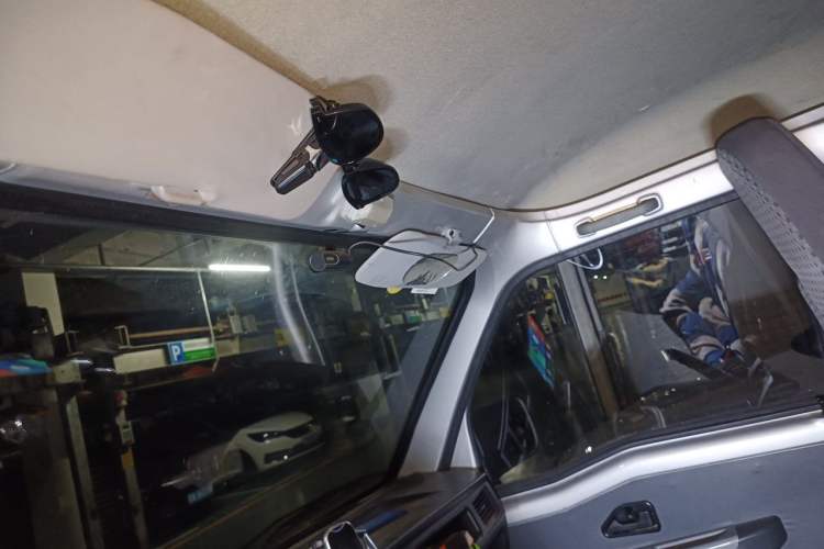 Used Wuling Zhiguang 2023 1.5L Utility Version with Enclosed Windows 2 Seats Headliner