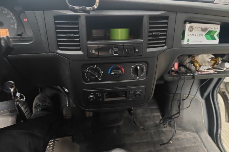 Used Wuling Zhiguang 2023 1.5L Practical Version 5/7 Seats Audio And AC Panel