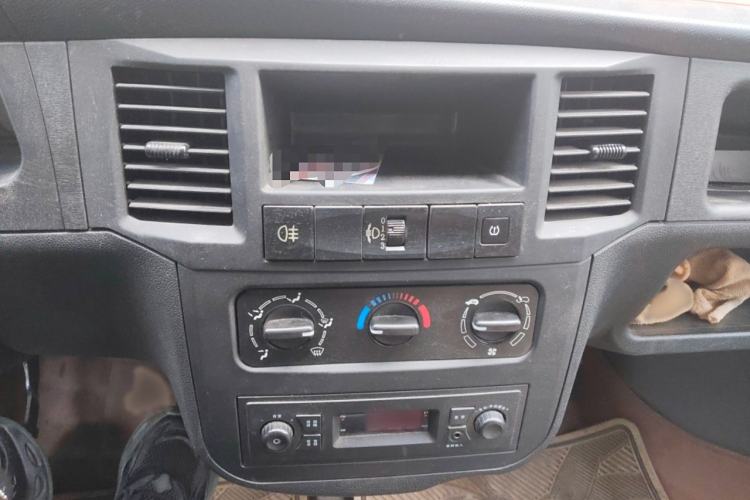 Used Wuling Zhiguang 2023 1.5L Practical Version 5/7 Seats Audio And AC Panel