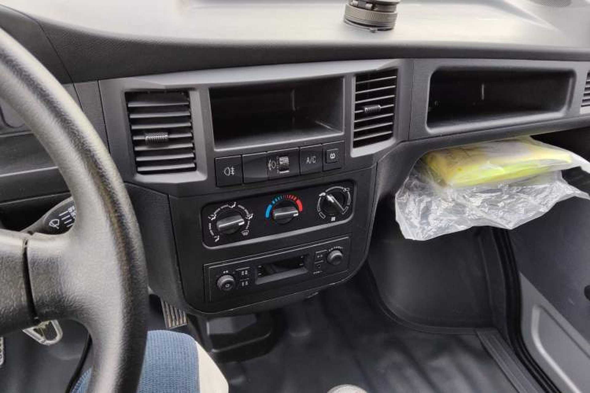 Used Wuling Zhiguang 2023 1.5L Practical Version 5/7 Seats Audio And AC Panel