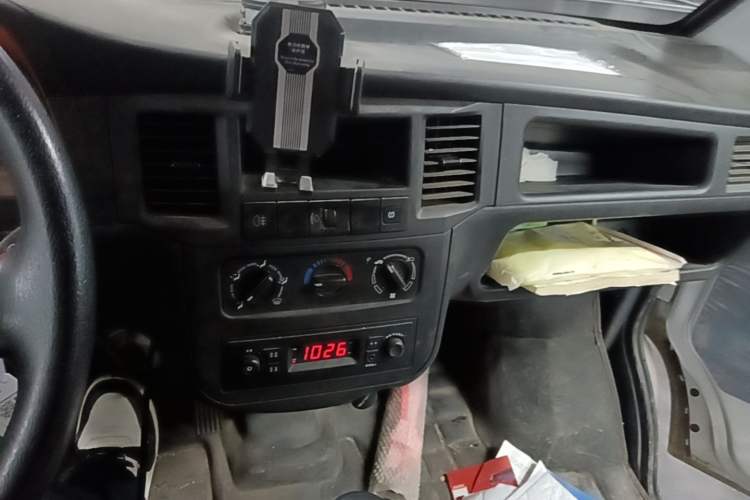 Used Wuling Zhiguang 2023 1.5L Practical Version 5/7 Seats Audio And AC Panel
