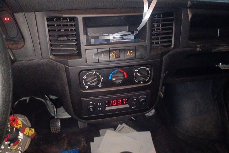 Used Wuling Zhiguang 2023 1.5L Utility Version with Enclosed Windows 2 Seats Audio And AC Panel