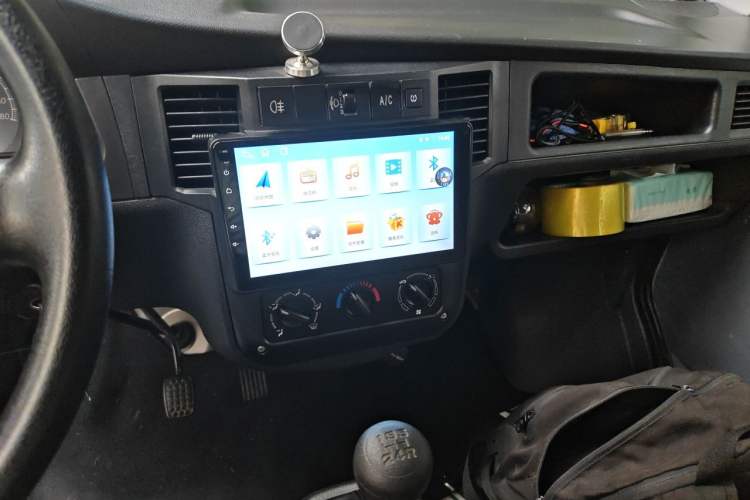Used Wuling Zhiguang 2023 1.5L Practical Version 5/7 Seats Audio And AC Panel