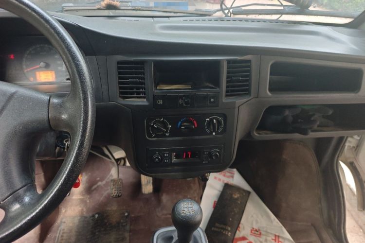 Used Wuling Zhiguang 2023 1.5L Practical Version 5/7 Seats Audio And AC Panel